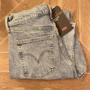 NWT Levi’s Premium Ribcage Flare Jeans